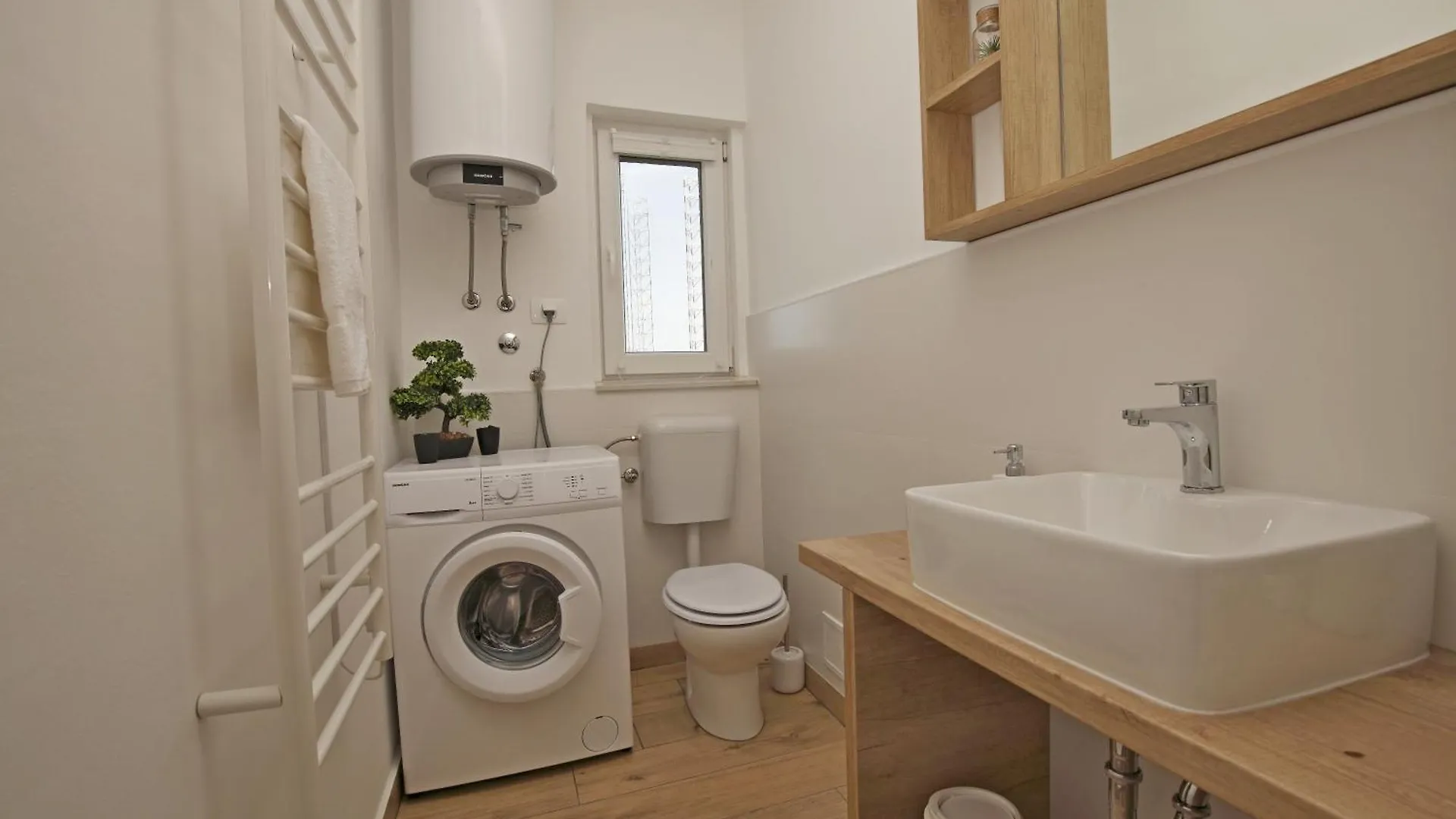 Vista Appartement Pula 0*,
